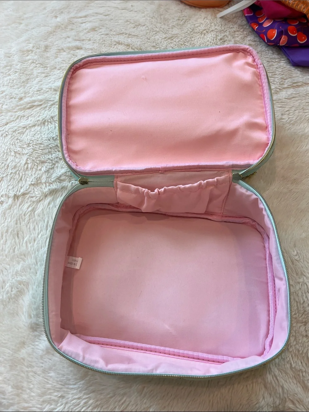 Lot of Elizabeth Arden, Clinique , Estée Lauder misc makeup bags